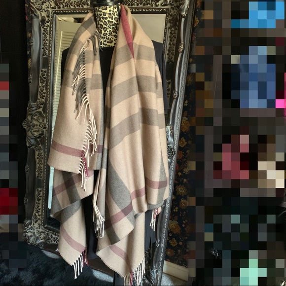 🎊Sold🎊Burberry Check Print Wool & Cashmere Cape - Picture 6 of 8